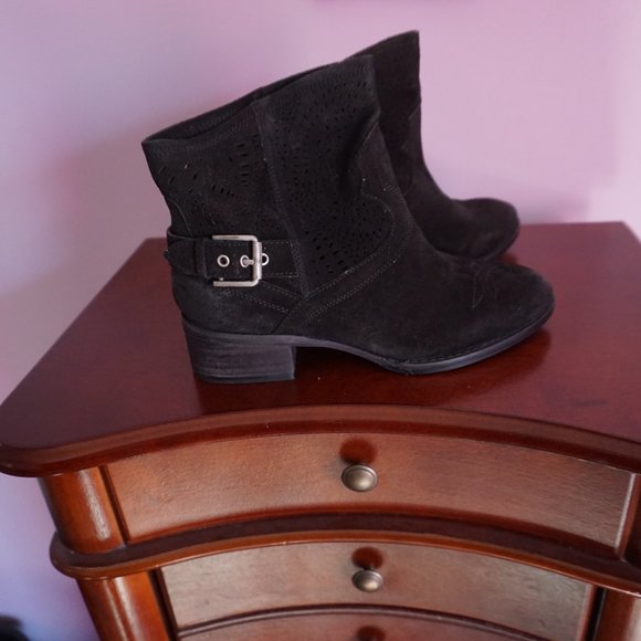 NEW Naughty Monkey Zoey perforated leather boots 7 - Picture 4 of 10